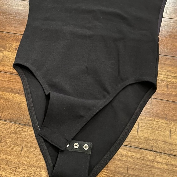 Isaac Misrahi Black Sheer Top Short Sleeve Bodysuit Size 8 - Picture 8 of 9